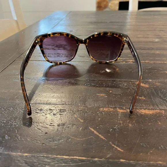 Guess Tortoise Shell Sunglasses - Picture 3 of 6